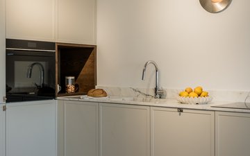 Property slide 32
