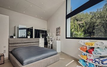 Property slide 18