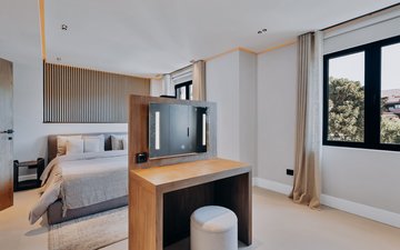 Property slide 32