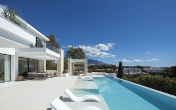 Property slide 32