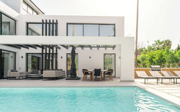 Property slide 32