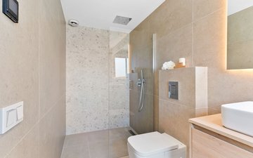 Property slide 18