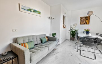 Property slide 32