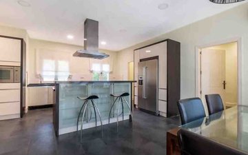 Property slide 10