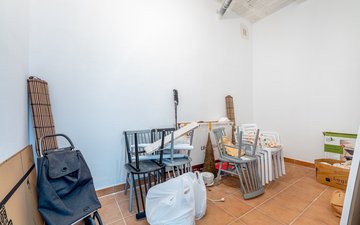 Property slide 32