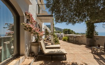 Property slide 18