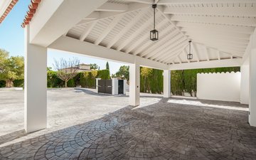 Property slide 32