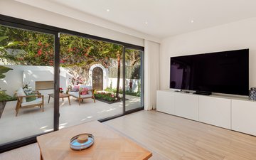 Property slide 10