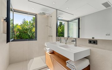 Property slide 32
