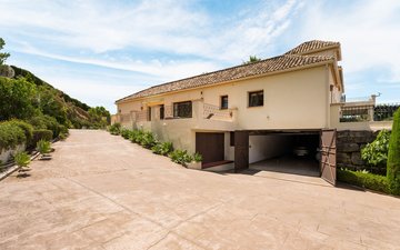 Property slide 48
