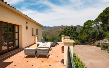 Property slide 44