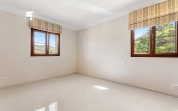 Property slide 31