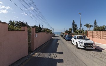 Property slide 32