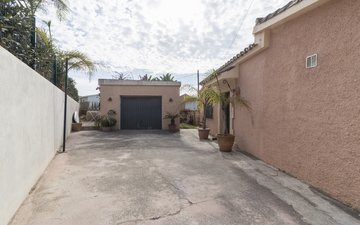 Property slide 25