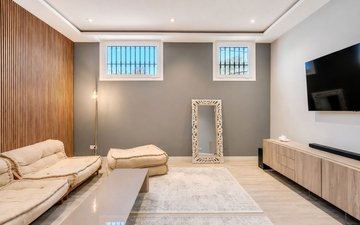 Property slide 22