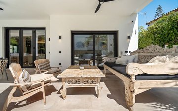 Property slide 32