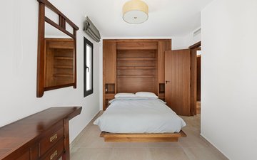 Property slide 18