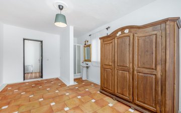 Property slide 20