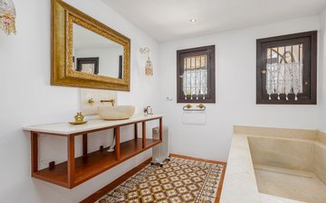 Property slide 16
