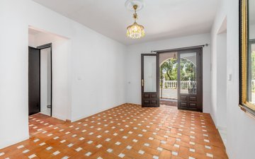 Property slide 18