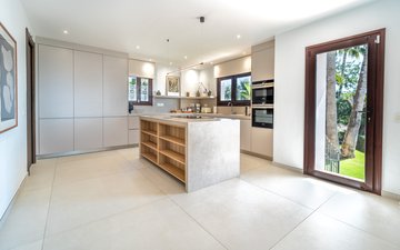 Property slide 18