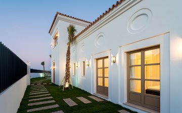 Property slide 32