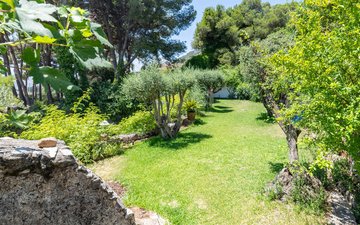 Property slide 18