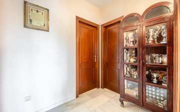 Property slide 32