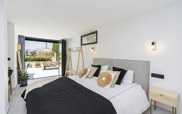 Property slide 18