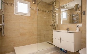 Property slide 25