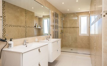 Property slide 20