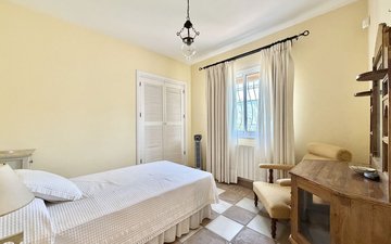 Property slide 28