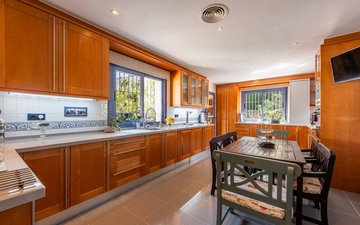 Property slide 10