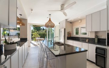 Property slide 10