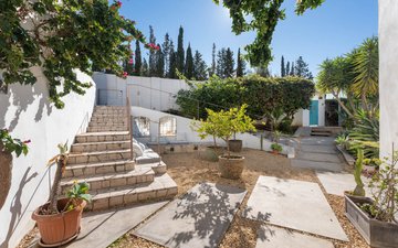 Property slide 44