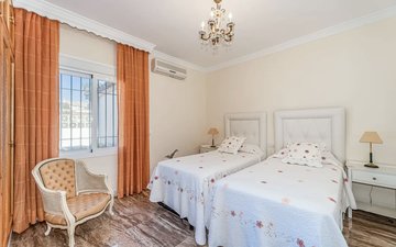Property slide 21