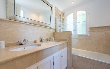 Property slide 20