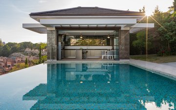 Property slide 10