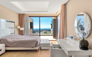 Property slide 18