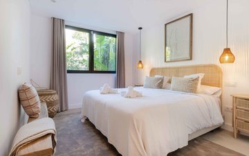 Property slide 18