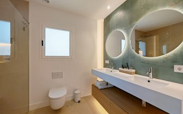 Property slide 18