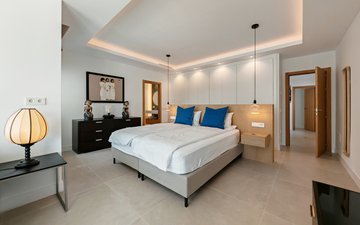 Property slide 22