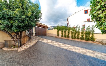 Property slide 52