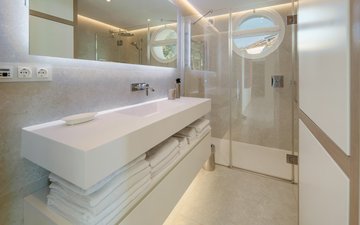 Property slide 18