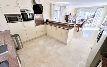 Property slide 10