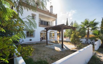 Property slide 32