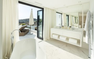 Property slide 22
