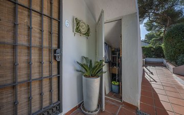 Property slide 25