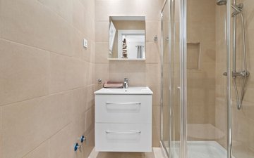 Property slide 20