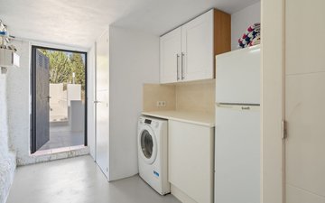 Property slide 32